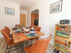 Dining - Plain Sailing (Weymouth)
