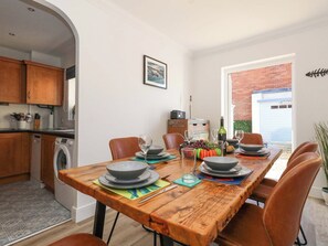 Dining - Plain Sailing (Weymouth)