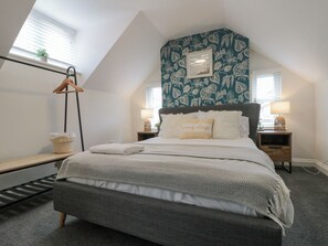 3 bedrooms, individually decorated, individually furnished, free WiFi