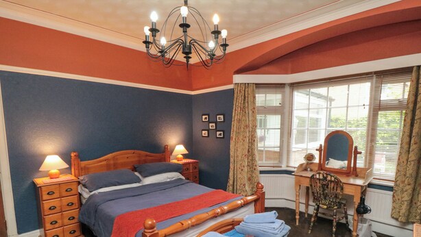 2 chambres, Wi-Fi gratuit, décoration personnalisée