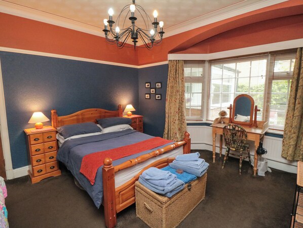 2 bedrooms, individually decorated, individually furnished, free WiFi - 61 West Avenue (Filey)