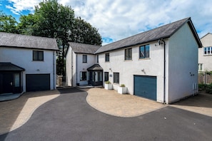 Exterior - Pen-y-ghent (Carnforth)