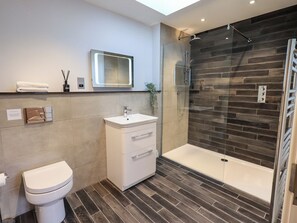 Shower - Pen-y-ghent (Carnforth)