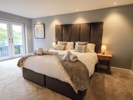 4 habitaciones, decoración personalizada y muebles diferentes 