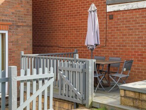 Outdoor dining - 315 Filey Road (Scarborough)