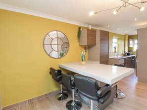 Fridge, dishwasher, electric kettle, toaster - 315 Filey Road (Scarborough)