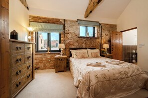 3 bedrooms, individually decorated, individually furnished, free WiFi