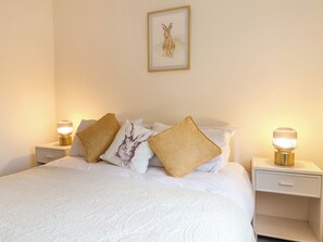 3 bedrooms, individually decorated, individually furnished, free WiFi