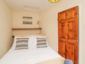 3 bedrooms, individually decorated, individually furnished, free WiFi