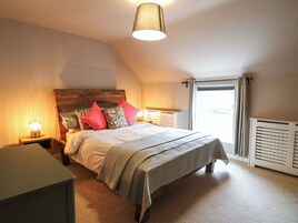 1 bedroom, individually decorated, individually furnished, free WiFi