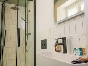 Cottage | Bathroom | Shower - Broadway Cottage (Broadway)
