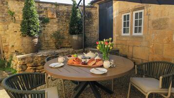 Cottage | Interior