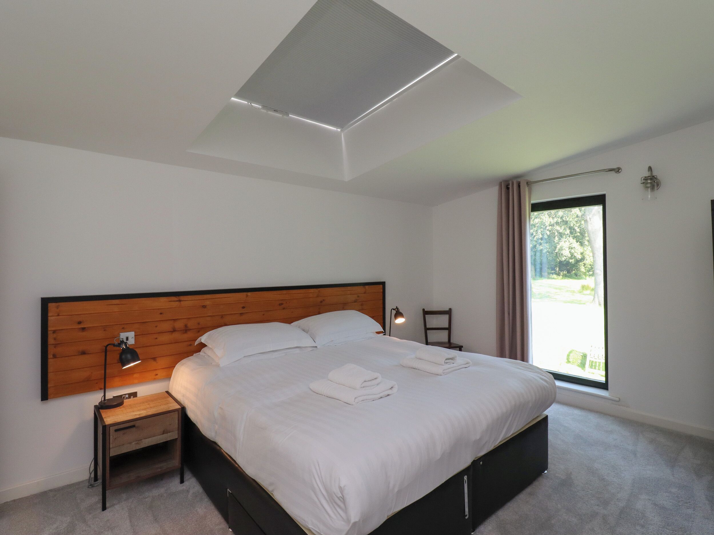 2 bedrooms, individually decorated, individually furnished, free WiFi