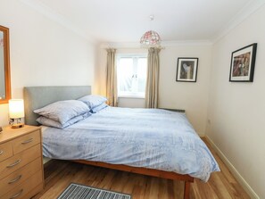 1 Schlafzimmer, individuell dekoriert, individuell eingerichtet