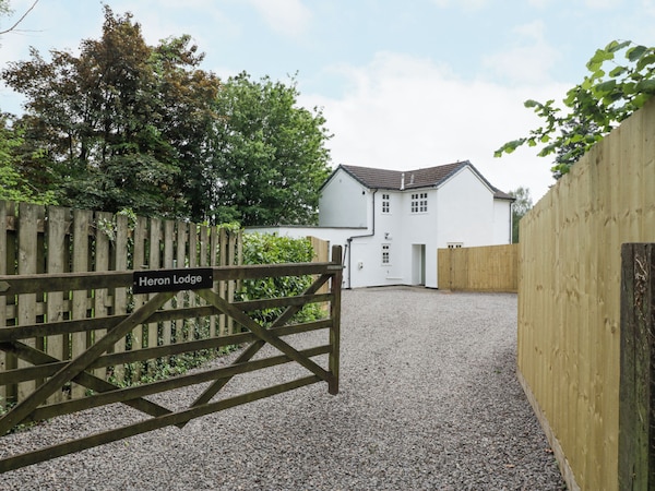 Heron's Lodge - Monmouthshire
