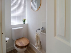 Shower - Olicana Croft (Ilkley)