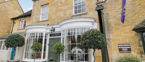 Cottage | Exterior detail