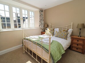 3 bedrooms, individually decorated, individually furnished, free WiFi - Bay House Cottage (Broadway)