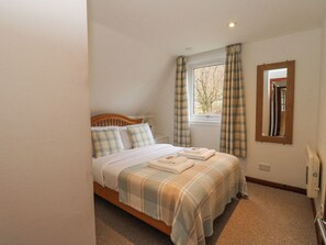 2 bedrooms, individually decorated, individually furnished, free WiFi