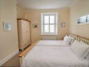 3 bedrooms, individually decorated, individually furnished, free WiFi - Puffins Reach (Morpeth)