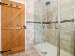 Shower - Yr Encil (Caernarfon)