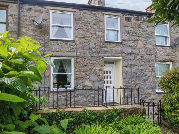 Exterior - Yr Encil (Caernarfon)