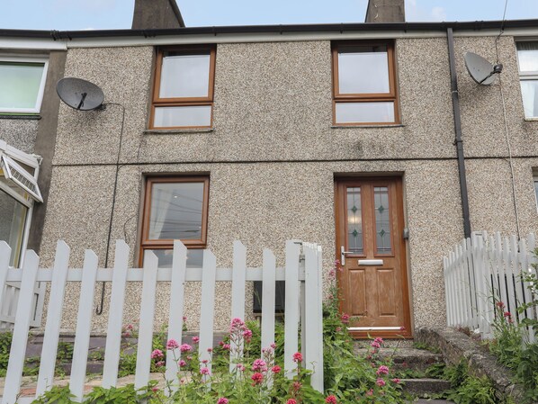 Exterior detail - 43 Hyfrydle Road (Caernarfon)