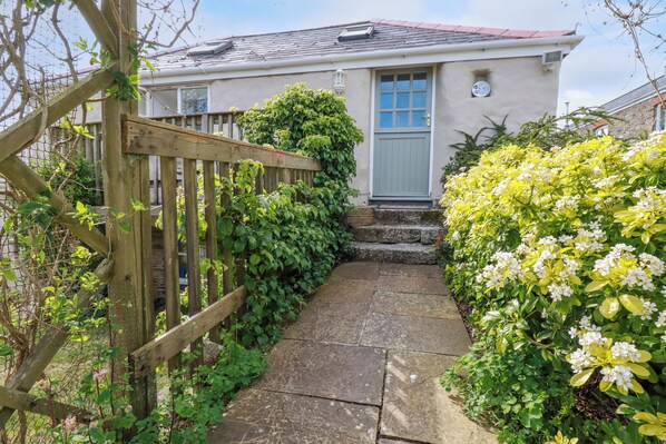 Property grounds - Moonlight (Truro)