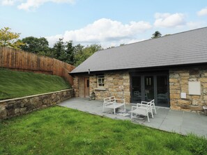 Terrace/patio - Canal Cottage (Drumshanbo)