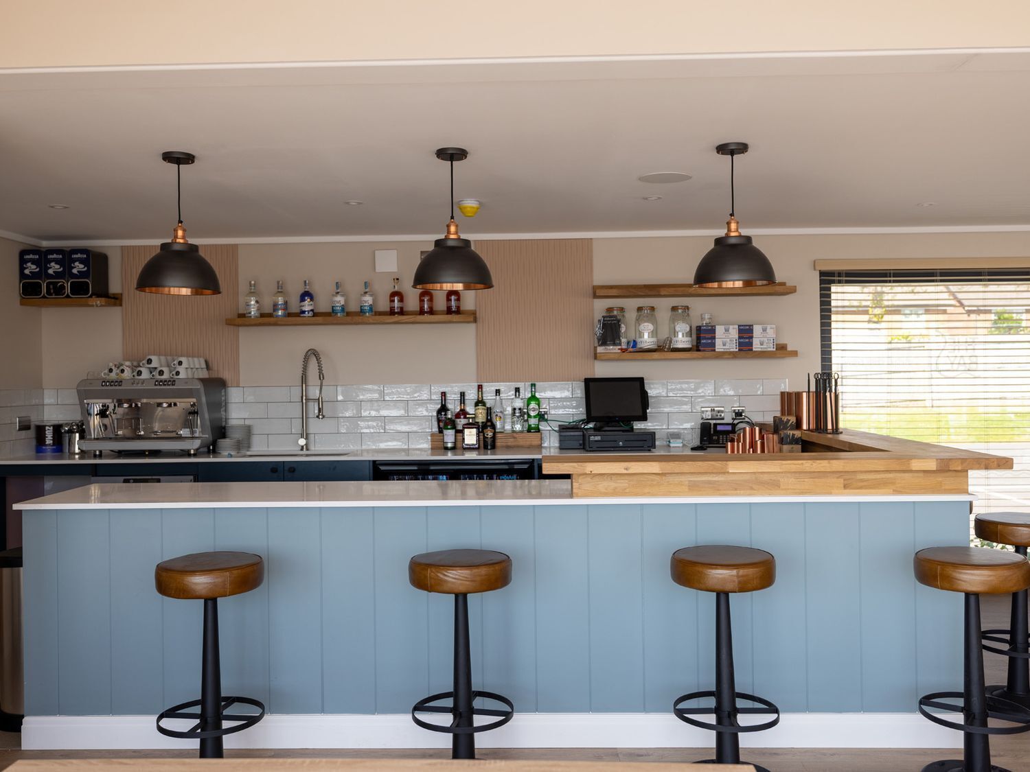 Cottage | Bar (on property)