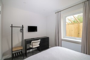 1 habitación, decoración personalizada y muebles diferentes 