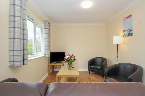 Interior - Chalet 11 at Landscove Holiday Park (Brixham)