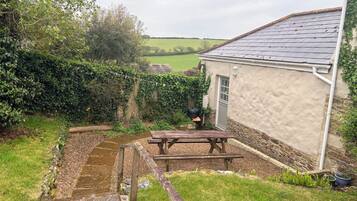Cottage | Outdoor dining