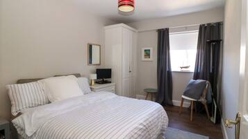 2 bedrooms, individually decorated, individually furnished