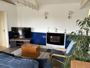 Cottage | Living area | DVD player - Lighthouse Cottage (Truro)