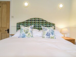 2 bedrooms, individually decorated, individually furnished, free WiFi