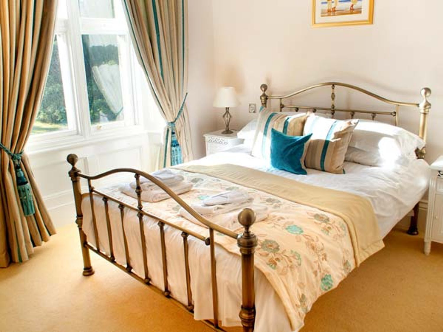 10 bedrooms, individually decorated, individually furnished, free WiFi