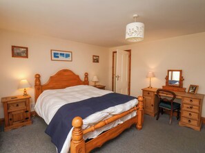 3 bedrooms, individually decorated, individually furnished, free WiFi