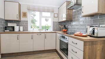 Fridge, dishwasher, electric kettle, toaster