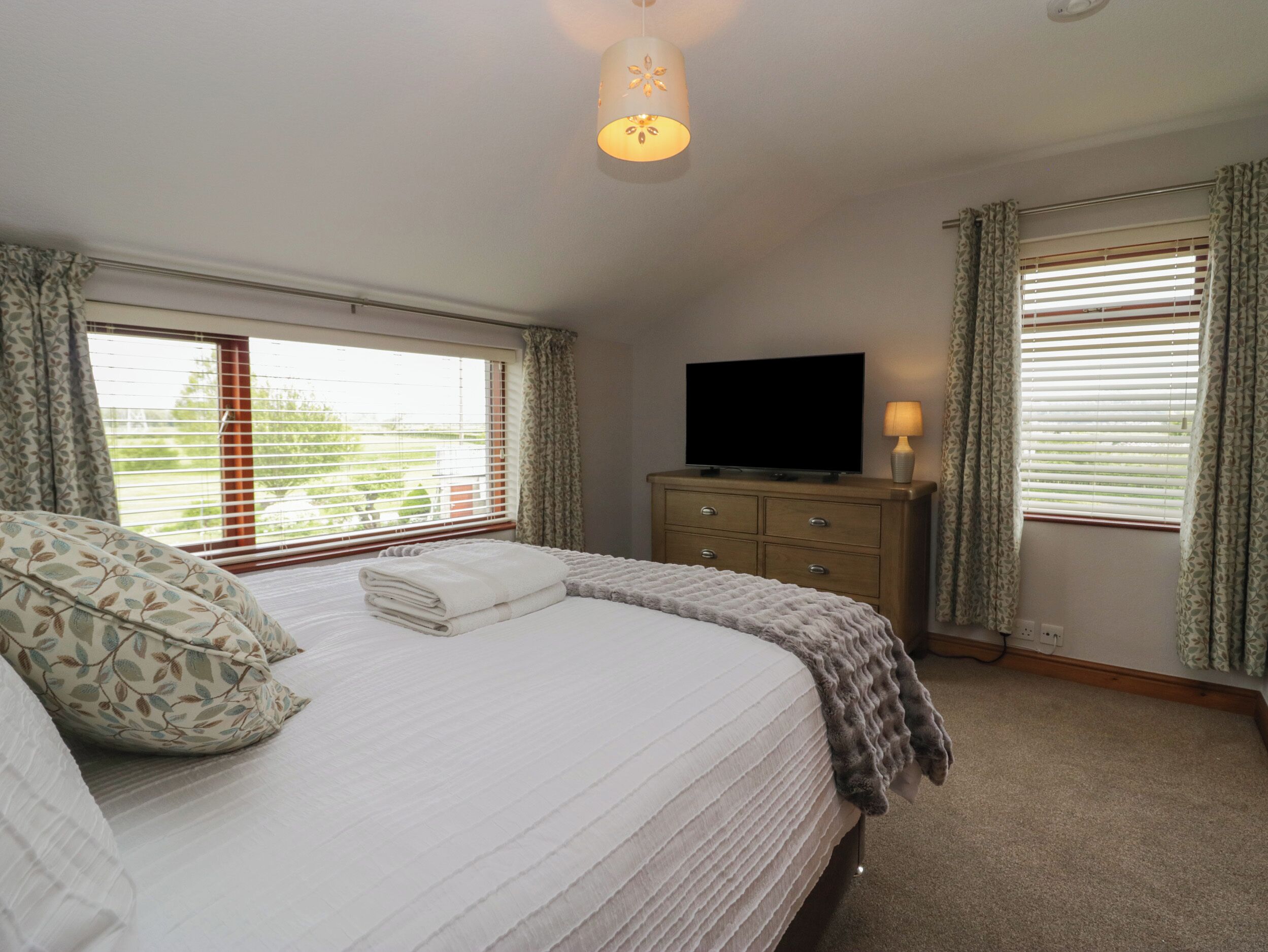 3 quartos, individualmente decorados, individualmente mobiliados