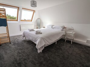 4 makuuhuonetta, yksilöllisesti sisustettu, yksilöllisesti kalustettu