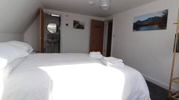 4 Schlafzimmer, individuell dekoriert, individuell eingerichtet