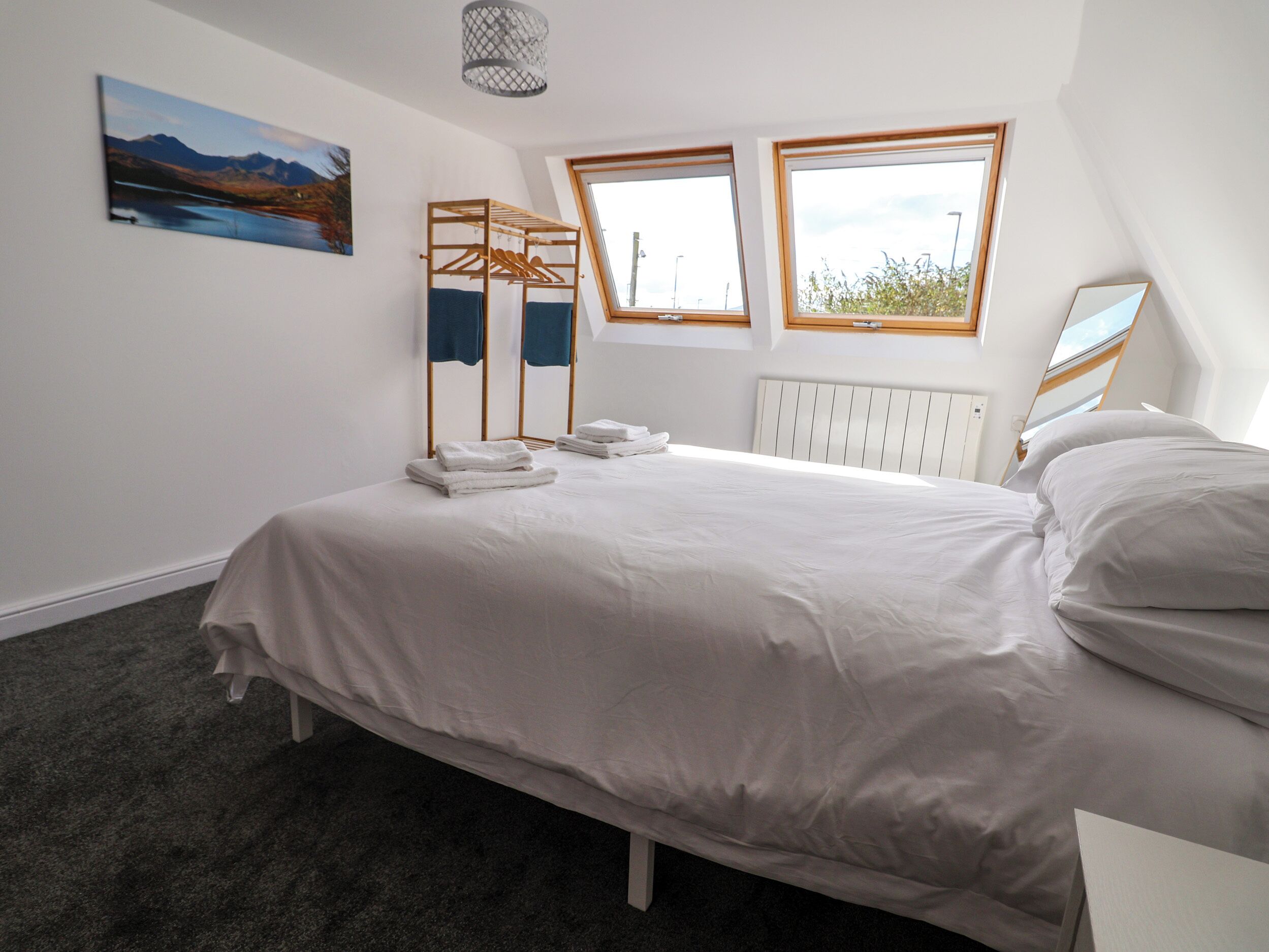4 quartos, Wi-Fi de cortesia, individualmente decorados