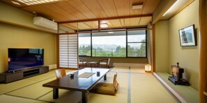 Family Room, River View | Iron/ironing board, free WiFi - Itsukushien (Ichinoseki)
