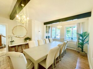 Dining - The Well House (Bournemouth)