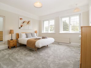 5 bedrooms, individually decorated, individually furnished, free WiFi - The Well House (Bournemouth)