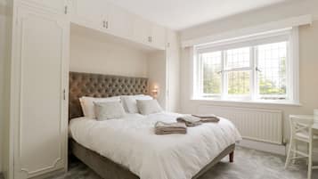 5 bedrooms, individually decorated, individually furnished, free WiFi