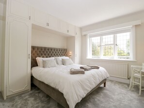 5 bedrooms, individually decorated, individually furnished, free WiFi - The Well House (Bournemouth)