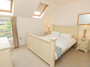 2 개의 침실, 각각 다른 스타일의 인테리어, 각각 다르게 가구 비치, 무료 WiFi