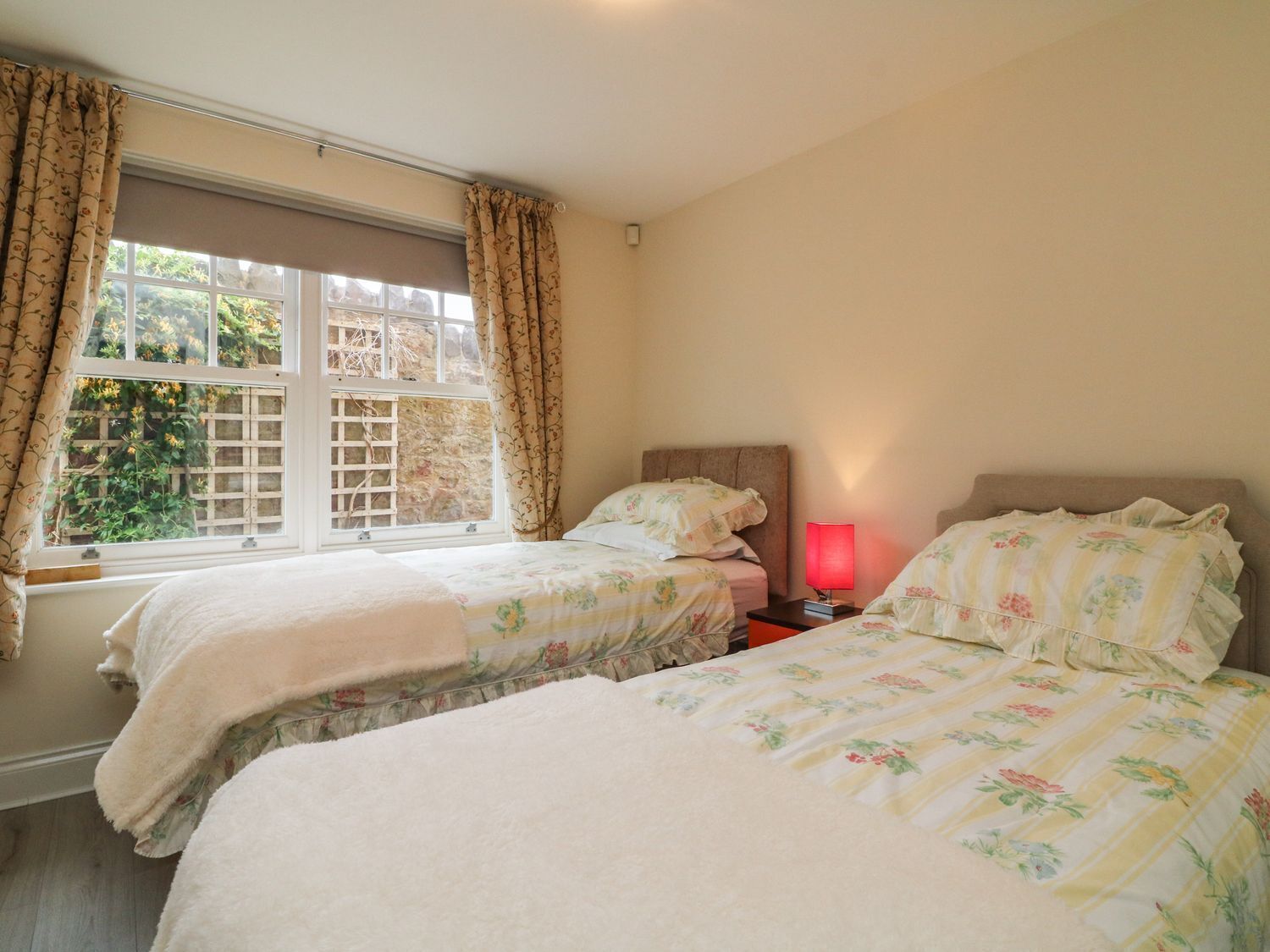 2 bedrooms, individually decorated, individually furnished, free WiFi